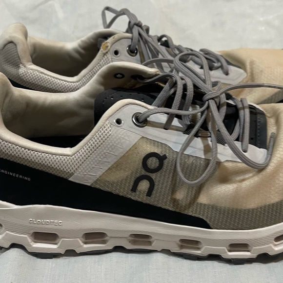 On RUNNING CLOUDVISTA GLACIER BLACK  Shoes WHITE and Gray - Picture 8 of 8